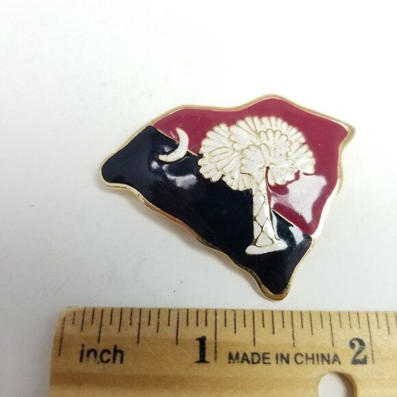 Vintage South Carolina Flag Brooch State Shape, Red Black White, Enamel Pin - Picture 7 of 7